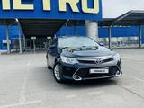 Toyota Camry 2017 года за 9 150 000 тг. в Шымкент