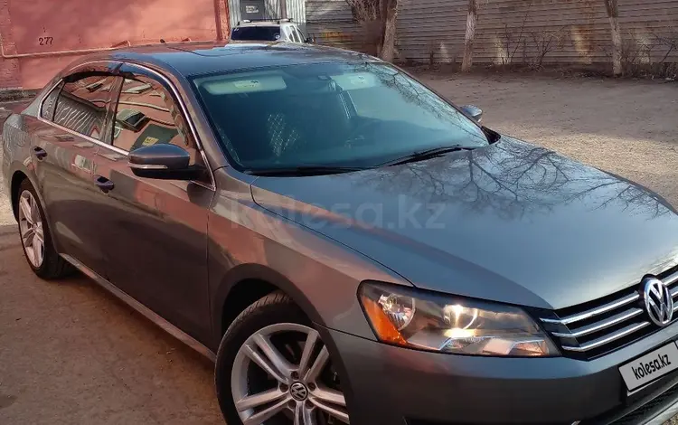 Volkswagen Passat 2014 года за 6 300 000 тг. в Атырау