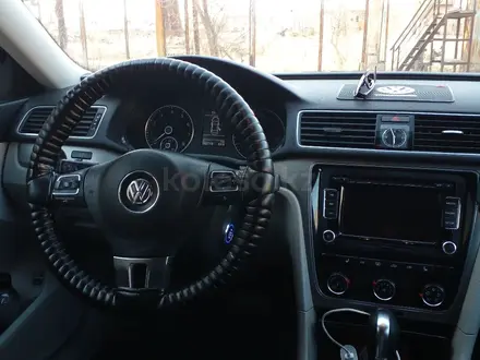 Volkswagen Passat 2014 года за 6 300 000 тг. в Атырау – фото 26