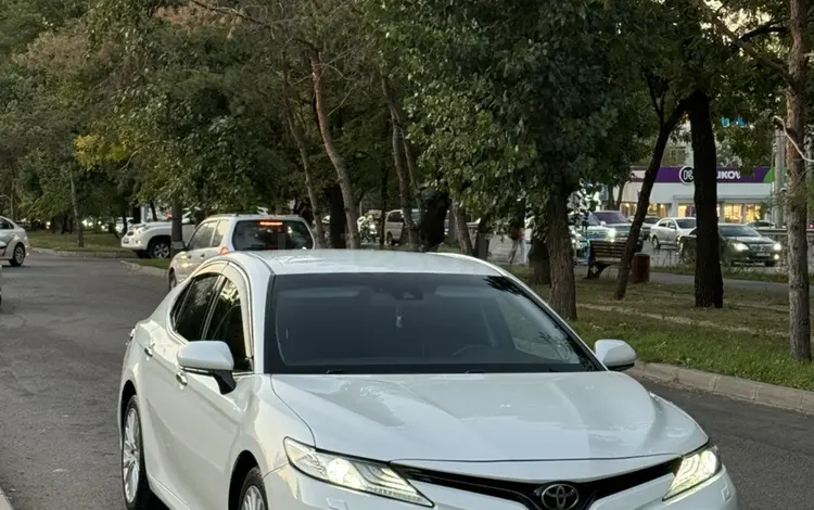 Toyota Camry 2018 годаүшін13 700 000 тг. в Алматы