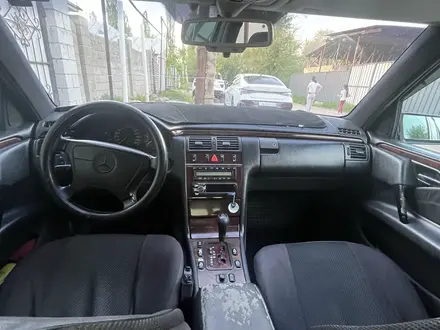 Mercedes-Benz E 280 1996 года за 3 000 000 тг. в Алматы – фото 9
