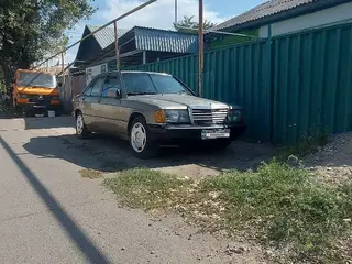 Mercedes-Benz 190