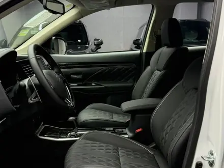 Mitsubishi Outlander 2022 года за 13 290 000 тг. в Алматы – фото 11