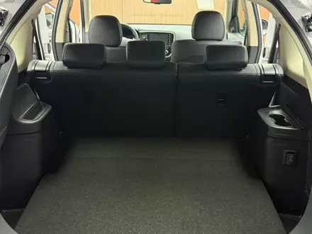 Mitsubishi Outlander 2022 года за 13 290 000 тг. в Алматы – фото 28