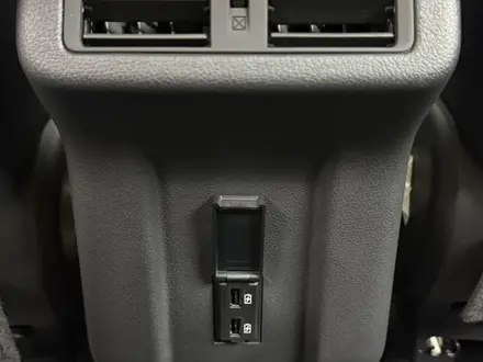 Mitsubishi Outlander 2022 года за 13 290 000 тг. в Алматы – фото 27