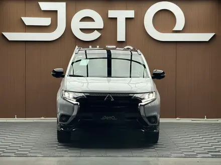 Mitsubishi Outlander 2022 года за 13 290 000 тг. в Алматы – фото 2