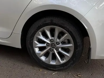 Toyota Corolla 2019 года за 9 000 000 тг. в Усть-Каменогорск – фото 2