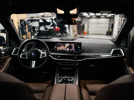 BMW X7 2025 года за 80 000 000 тг. в Астана – фото 14