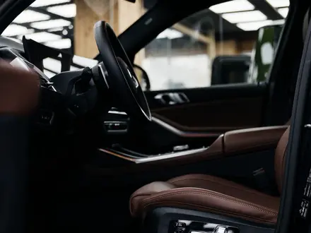 BMW X7 2025 года за 80 000 000 тг. в Астана – фото 17