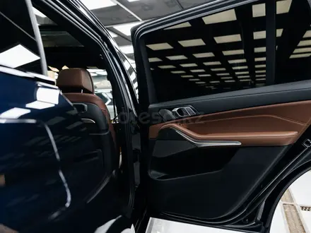 BMW X7 2025 года за 80 000 000 тг. в Астана – фото 20