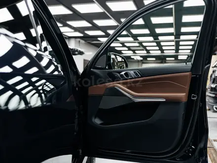 BMW X7 2025 года за 80 000 000 тг. в Астана – фото 27