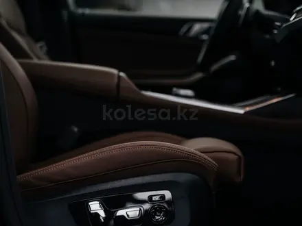 BMW X7 2025 года за 80 000 000 тг. в Астана – фото 29