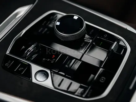 BMW X7 2025 года за 80 000 000 тг. в Астана – фото 32