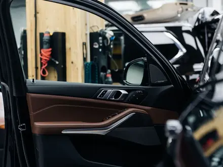 BMW X7 2025 года за 80 000 000 тг. в Астана – фото 34