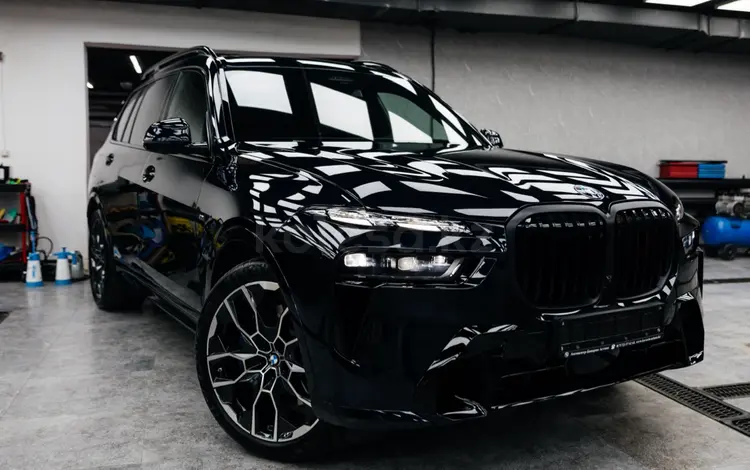 BMW X7 2025 года за 80 000 000 тг. в Астана