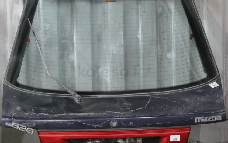 Крышка багажника Mazda 626 Переходка Лифтбек за 15 000 тг. в Алматы