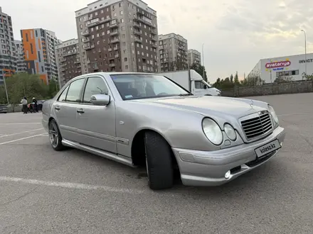 Mercedes-Benz E 320 1997 года за 2 600 000 тг. в Алматы – фото 5