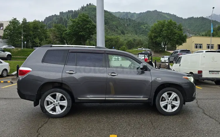Toyota Highlander 2012 года за 12 000 000 тг. в Астана