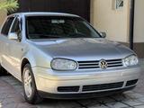Volkswagen Golf 2001 годаүшін3 300 000 тг. в Шымкент
