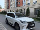 Lexus LX 570 2016 года за 35 500 000 тг. в Астана – фото 2