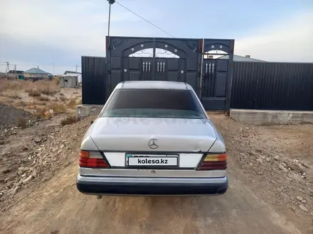 Mercedes-Benz E 230 1991 года за 750 000 тг. в Кызылорда – фото 35