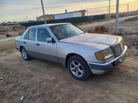 Mercedes-Benz E 230 1991 года за 750 000 тг. в Кызылорда – фото 41