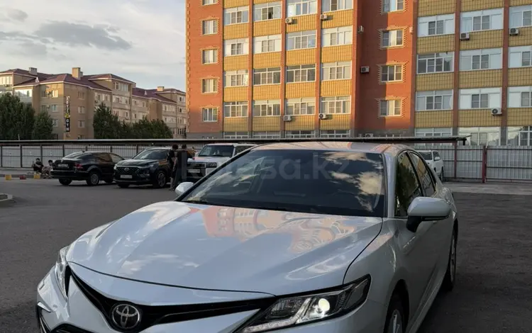 Toyota Camry 2023 года за 15 000 000 тг. в Актобе