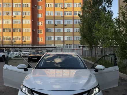 Toyota Camry 2023 года за 15 000 000 тг. в Актобе – фото 3