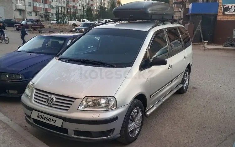 Volkswagen Sharan 2002 года за 3 700 000 тг. в Актобе