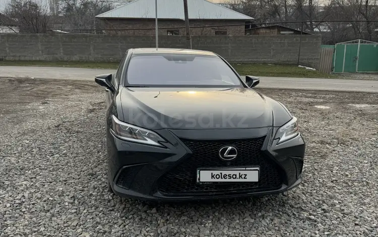 Lexus ES 250 2019 года за 19 000 000 тг. в Шымкент