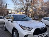 Toyota Highlander 2024 года за 28 000 000 тг. в Алматы – фото 3