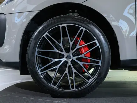 Porsche Macan 2025 года за 45 900 000 тг. в Алматы – фото 29