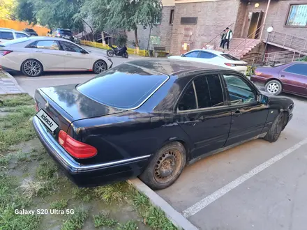 Mercedes-Benz E 230 1997 года за 1 700 000 тг. в Астана – фото 3