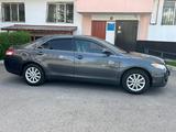 Toyota Camry 2010 года за 7 800 000 тг. в Тараз – фото 2