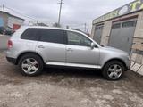 Volkswagen Touareg 2005 года за 3 500 000 тг. в Караганда – фото 3