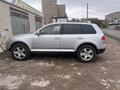 Volkswagen Touareg 2005 года за 3 500 000 тг. в Караганда
