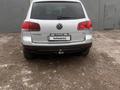 Volkswagen Touareg 2005 года за 3 500 000 тг. в Караганда – фото 4