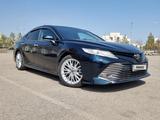 Toyota Camry 2018 года за 16 000 000 тг. в Астана