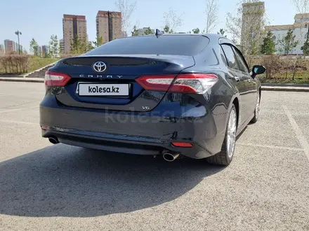 Toyota Camry 2018 года за 16 000 000 тг. в Астана – фото 6