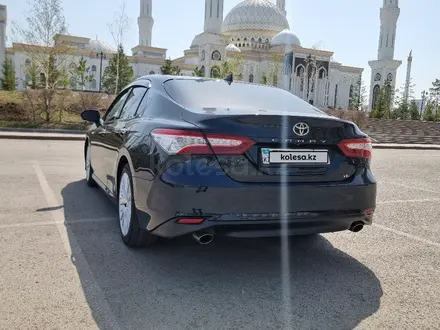 Toyota Camry 2018 года за 16 000 000 тг. в Астана – фото 7