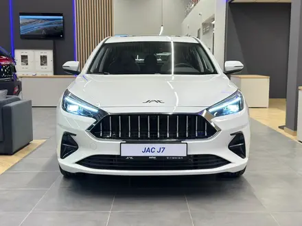 JAC J7 Comfort Plus 2025 года за 6 490 000 тг. в Петропавловск – фото 2