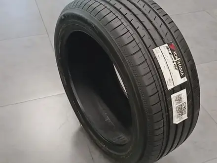 Шины Yokohama 235/55R18 BluEarth-AE51 за 54 000 тг. в Алматы