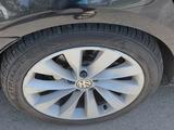 Volkswagen Passat CC 2013 года за 7 000 000 тг. в Алматы – фото 4