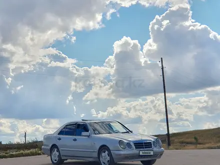 Mercedes-Benz E 230 1996 года за 2 500 000 тг. в Кокшетау