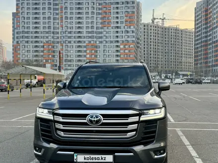 Toyota Land Cruiser 2022 года за 55 500 000 тг. в Алматы