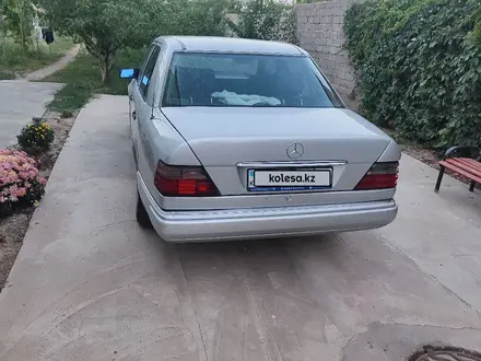 Mercedes-Benz E 200 1995 года за 1 900 000 тг. в Шымкент – фото 4