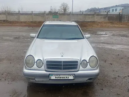 Mercedes-Benz E 230 1995 года за 2 300 000 тг. в Караганда