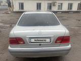 Mercedes-Benz E 230 1995 годаүшін2 300 000 тг. в Караганда – фото 4