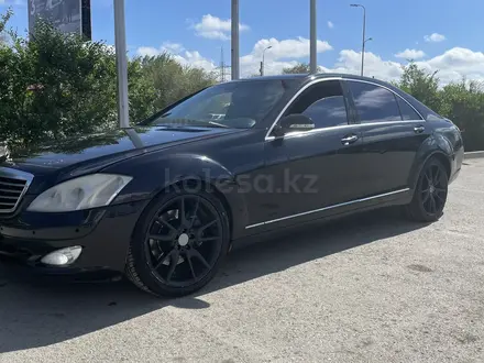 Mercedes-Benz S 500 2005 года за 7 000 000 тг. в Актобе – фото 9