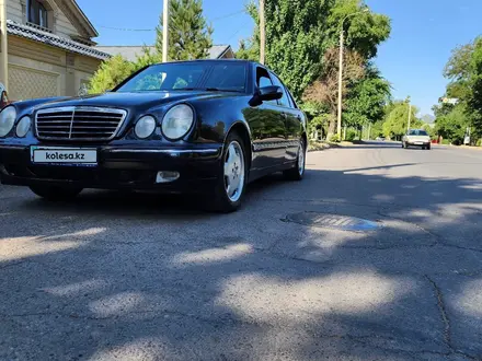 Mercedes-Benz E 320 2000 года за 4 800 000 тг. в Тараз – фото 3